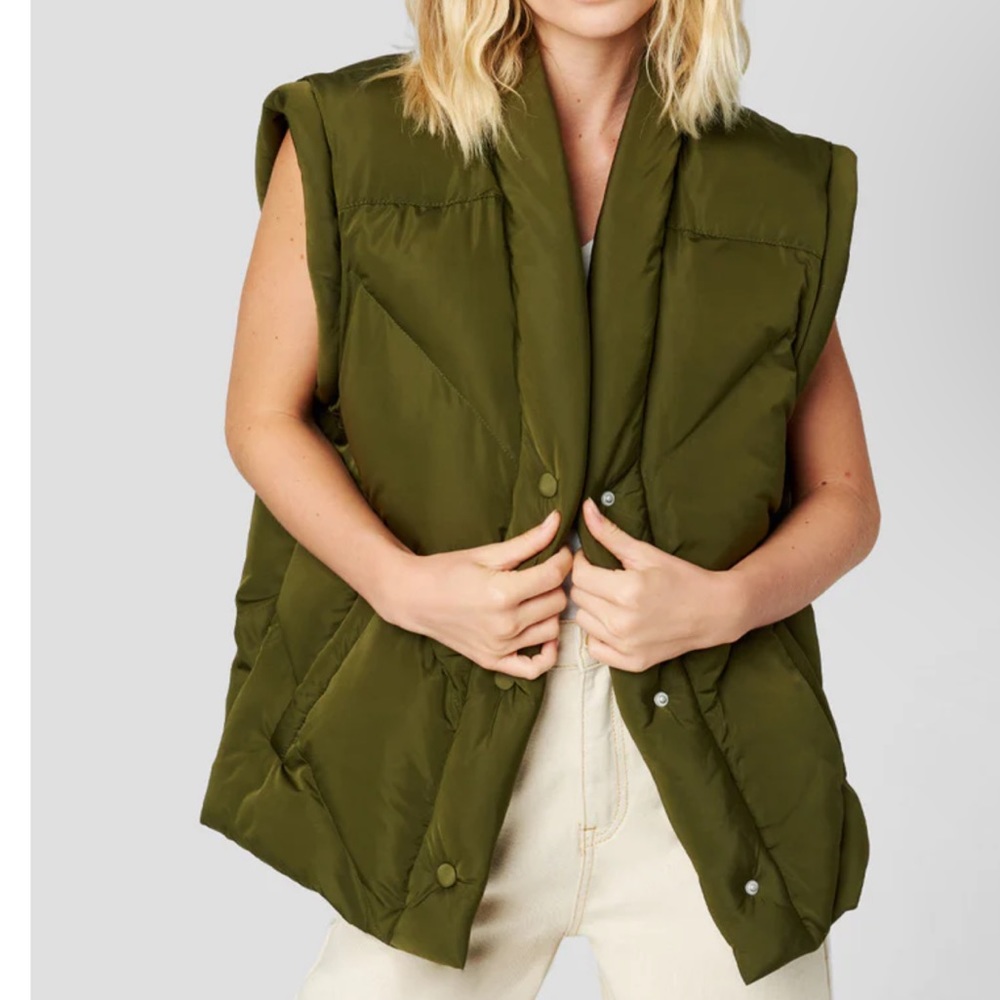 BLANK NYC MATCHA LATTE VEST NWT OVERSIZED FIT PUFFY VEST